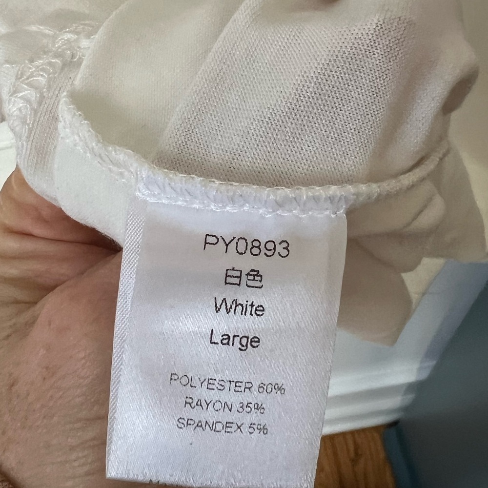 Women's Ruffled White Short Sleeve Henley Top Size Large - Picture 3 of 3